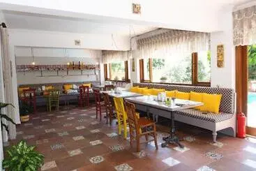 Foca 1887 Otel