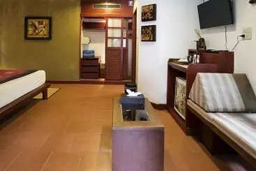 Hotelli Bangtao Beach Chalet Resort