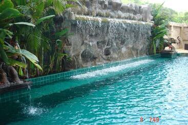 ホテル Sm Resort Phuket