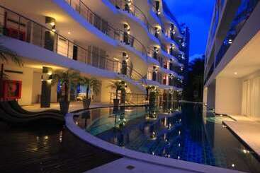 آپارتمان Sunset Plaza By Resava