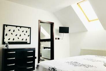 بنسيون Ika House