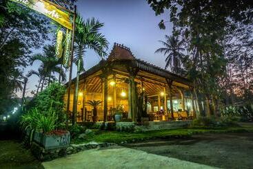 בית מלון כפרי The Omah Borobudur