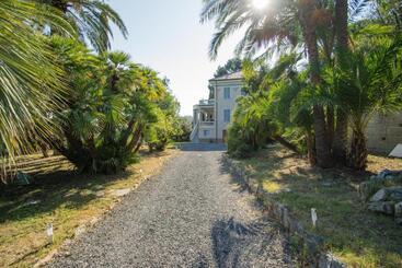 تختخواب و صبحانه Bb Cà De Mâ