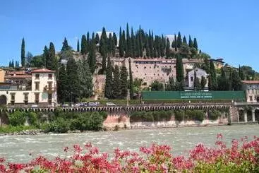 Aamiaismajoitus (B&B) Lovely Casa Paola Villlafranca Centro Zimmer Rooms