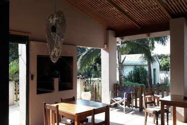 펜션 Jacaranda Guesthouse