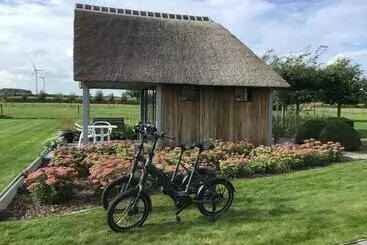 Aamiaismajoitus (B&B) De Moeraseik