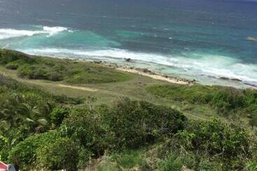 تختخواب و صبحانه La Marine