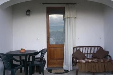 Жильё для туристов Hermitage Holidays