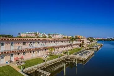 Huoneistohotelli Belleview Gulf Condos