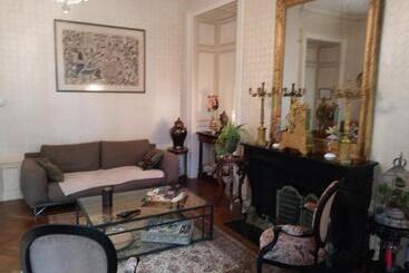 ベッドアンドブレックファースト Les Hôtes Du Prieuré