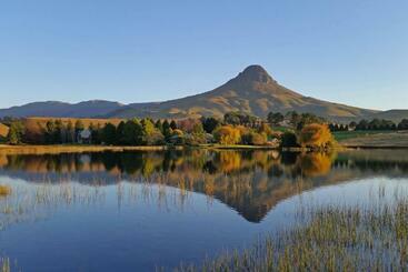 בית מלון כפרי Copperleigh Trout Cottages