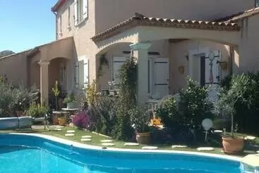 Bed and Breakfast Chez Patrick Roujan