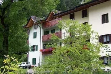 B&b Ai Pini