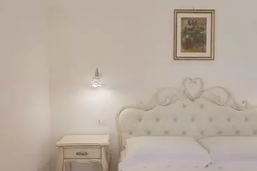 Bed and Breakfast Dimora San Quirico   Rooms & Food