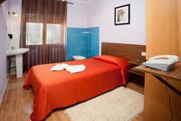 Pensão Hostal Goias