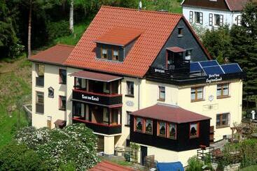 Pension Lug Ins Land