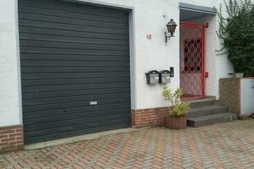 פנסיון Haus Nähe Flughafen Und Messe