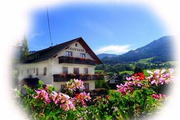 بنسيون Lasserhof