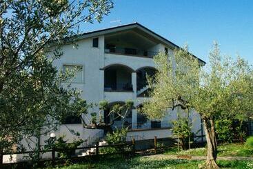 住宿加早餐 Villa Leandra