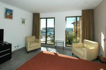 پانسیون Cassis Loc Chambre Meublée