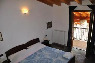ホテル Albergo Trattoria Dazze