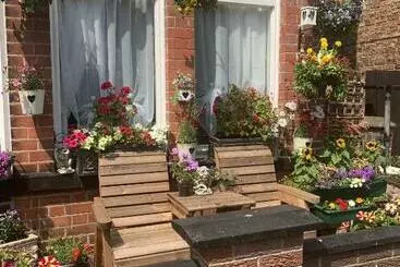 Majatalo The George Guest House