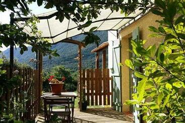 住宿加早餐  La Claouzo