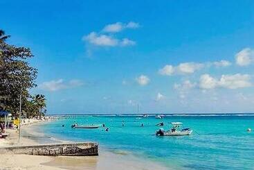 پانسیون L Escale Tropicale