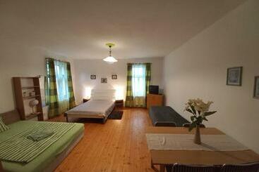 Majatalo Penzionek U Františka