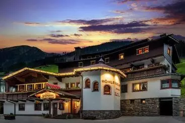 ホテル Höhlenstein