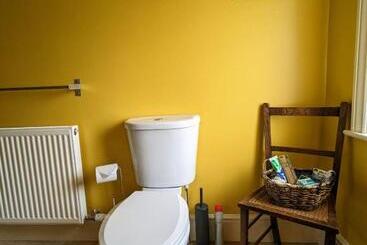 Bed and Breakfast Number 18
