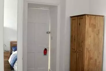 Gordon House B & B