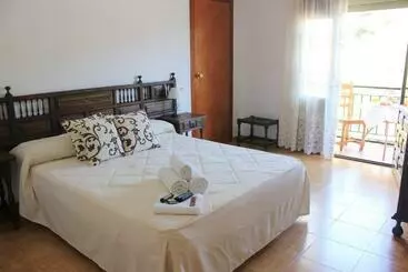 ペンション Pensión Algarrobeña