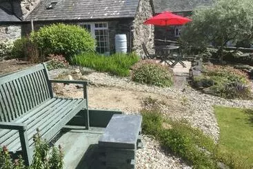 Garth Engan Private Self Contained B&b With Garden Area
