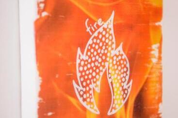 تختخواب و صبحانه Blue Door Lagos