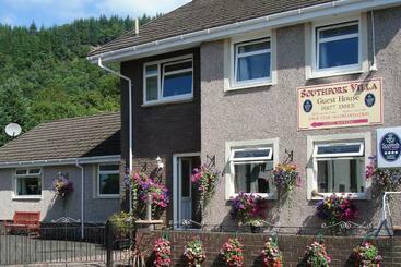 Majatalo Southfork Villa Guesthouse