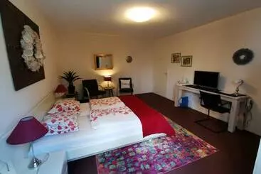 Aamiaismajoitus (B&B) Housing De Brouwerij