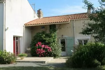 ベッドアンドブレックファースト L Aubinoise