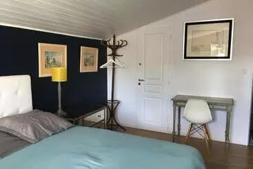 Aamiaismajoitus (B&B) Chambres D Hôtes D Aliénor