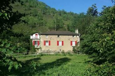 ペンション Les Cèdres Bleus De Joany