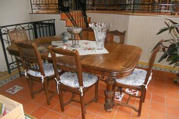 تختخواب و صبحانه Château De La Moissetie