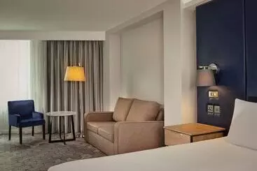 Отель Doubletree By Hilton  Lincoln