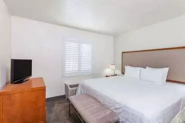 Отель Hawthorn Suites By Wyndham Victorville