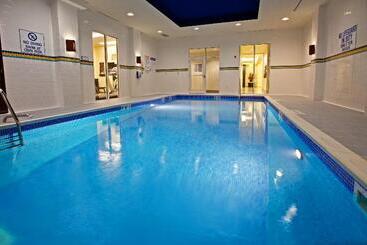 בית מלון כפרי Holiday Inn Louisville Airport Fair/expo, An Ihg