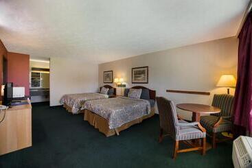 호텔 Knights Inn Oakley