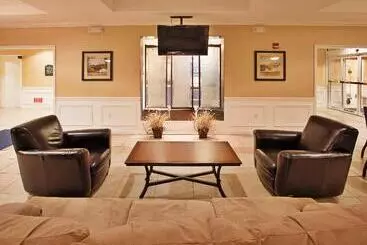 Holiday Inn Express Hotel & Suites Wichita Airport, An Ihg