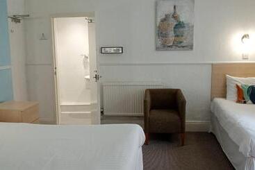 مبيت وإفطار The Kynance House On Plymouth Hoe ,26 Ensuite Rooms