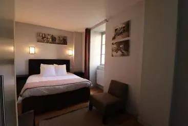 Hotel Le Doyenne   De Charme  Hypercentre