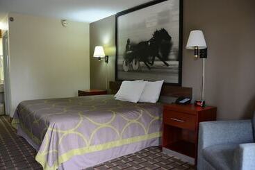 فندق Super 8 By Wyndham Franklin Hwy 31