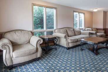 هتل Days Inn By Wyndham Fredericton